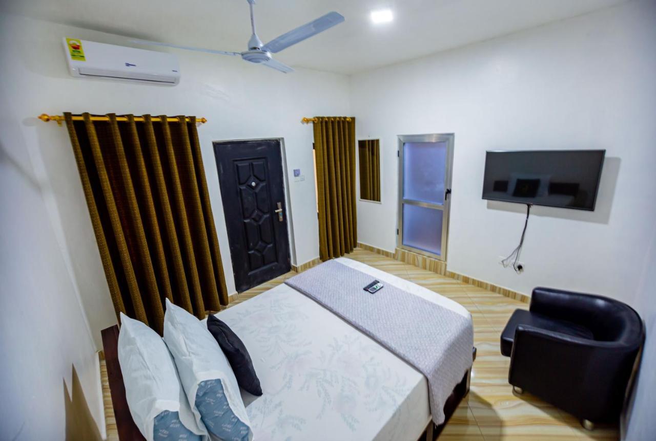 Nap Apartment Hotel Dansoman Exterior foto