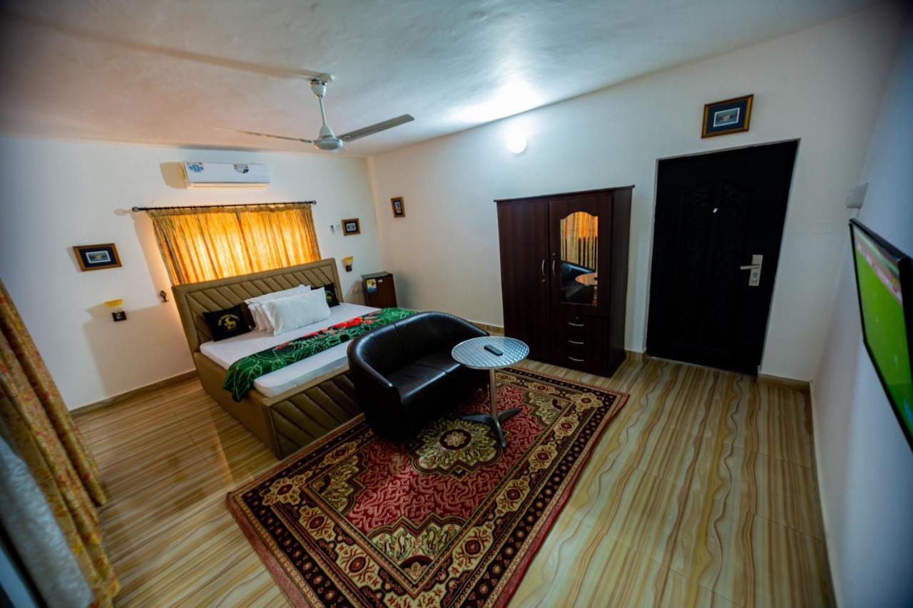 Nap Apartment Hotel Dansoman Exterior foto
