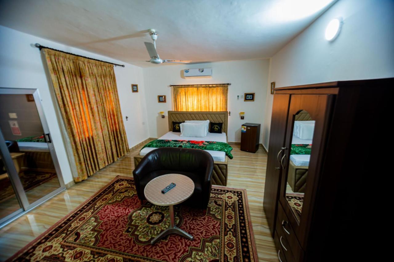 Nap Apartment Hotel Dansoman Exterior foto